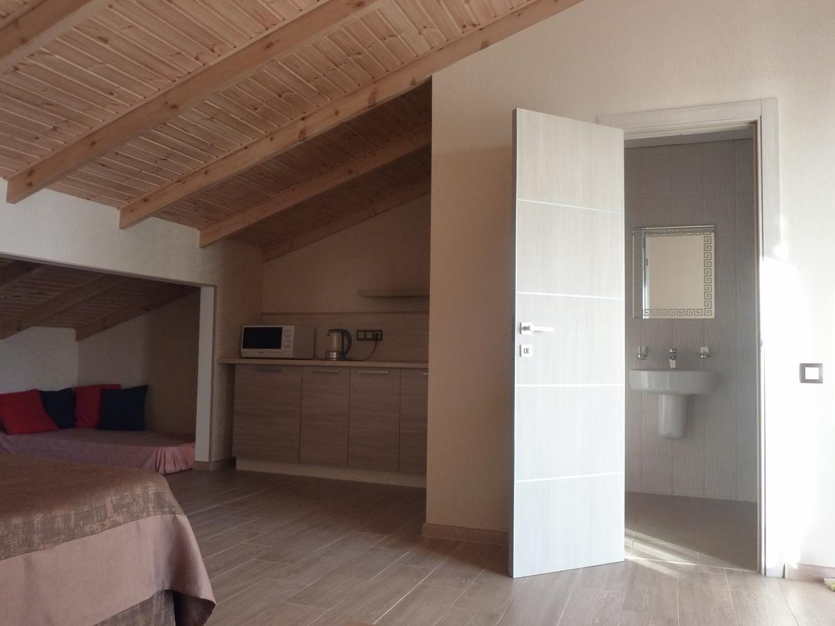 גגרה Guest House Letto מראה חיצוני תמונה